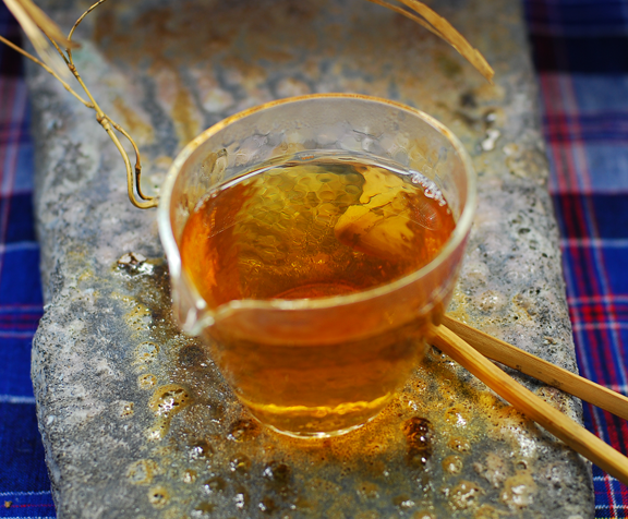 Yiwu Peacock Blend 2017 Spring - Teaurchin
