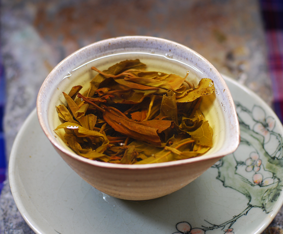 Yiwu Peacock Blend 2017 Spring - Teaurchin